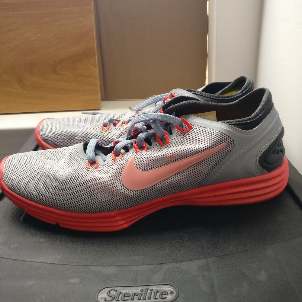 Nike Women's Lunar Hyper Workout X T Training Shoe